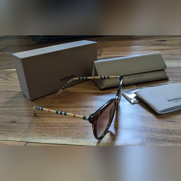 Burberry Square 56mm Dark Havana  Sunglass with Case New in Box ❤️ main image 8